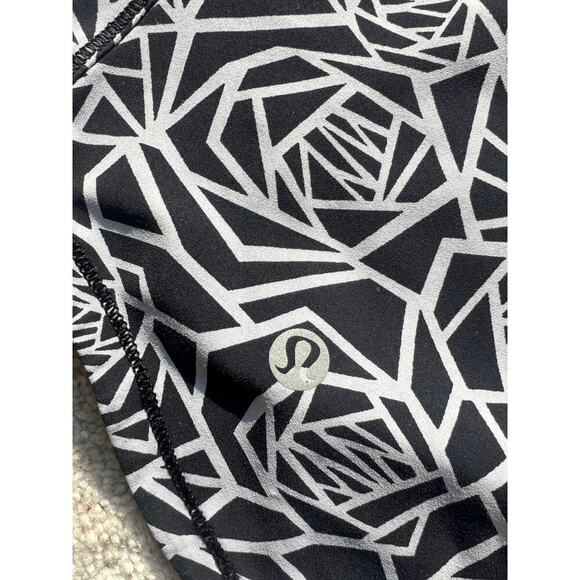 Lululemon Posey Sculpt Black and White Rose Tank - Picture 3 of 3